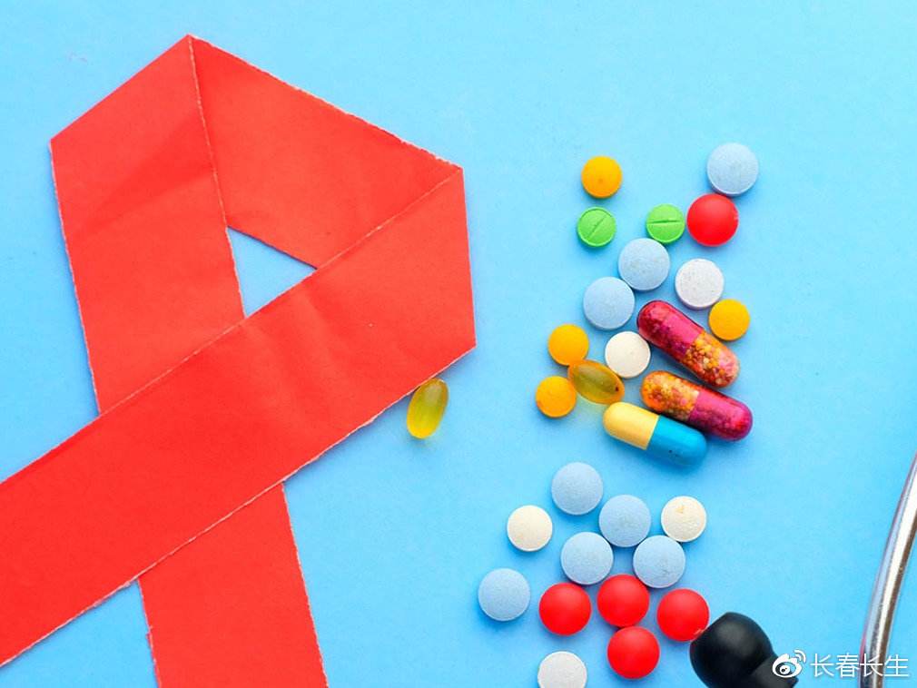 确诊艾滋病必须及时进行抗病毒治疗。