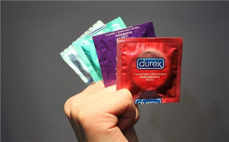 使用避孕套预防艾滋