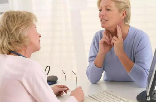 高危行为2天后咽喉痛、乏力