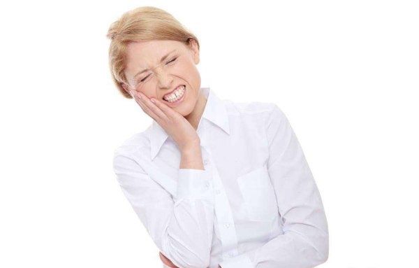 艾滋病口腔溃疡会痛吗
