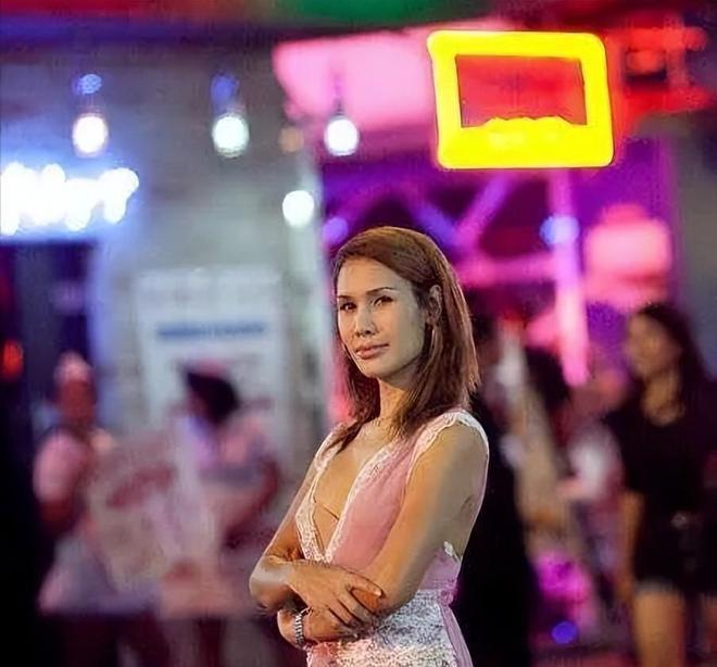 身上长红点害怕是艾滋吗