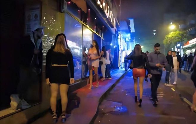 男性和艾滋女