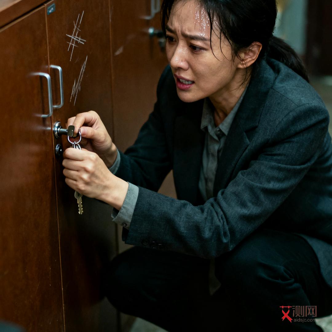 艾滋病的初期小红点会消失吗会传染吗